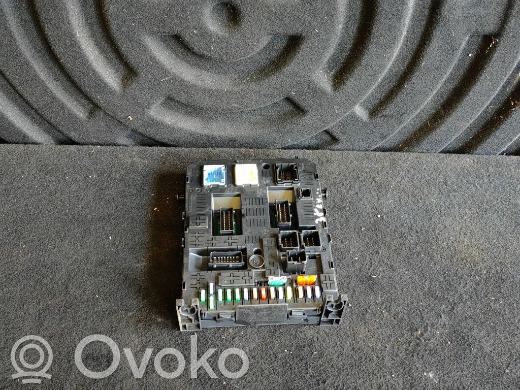 Peugeot 3008 I Fuse module 