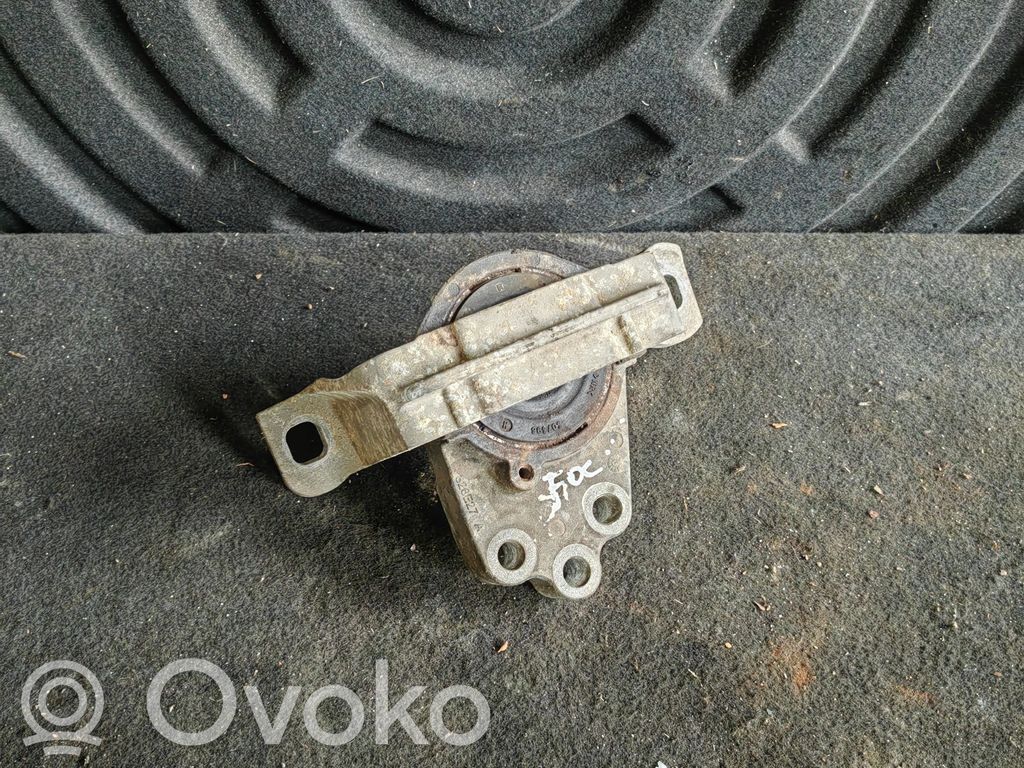 Ford Focus Engine mount bracket 