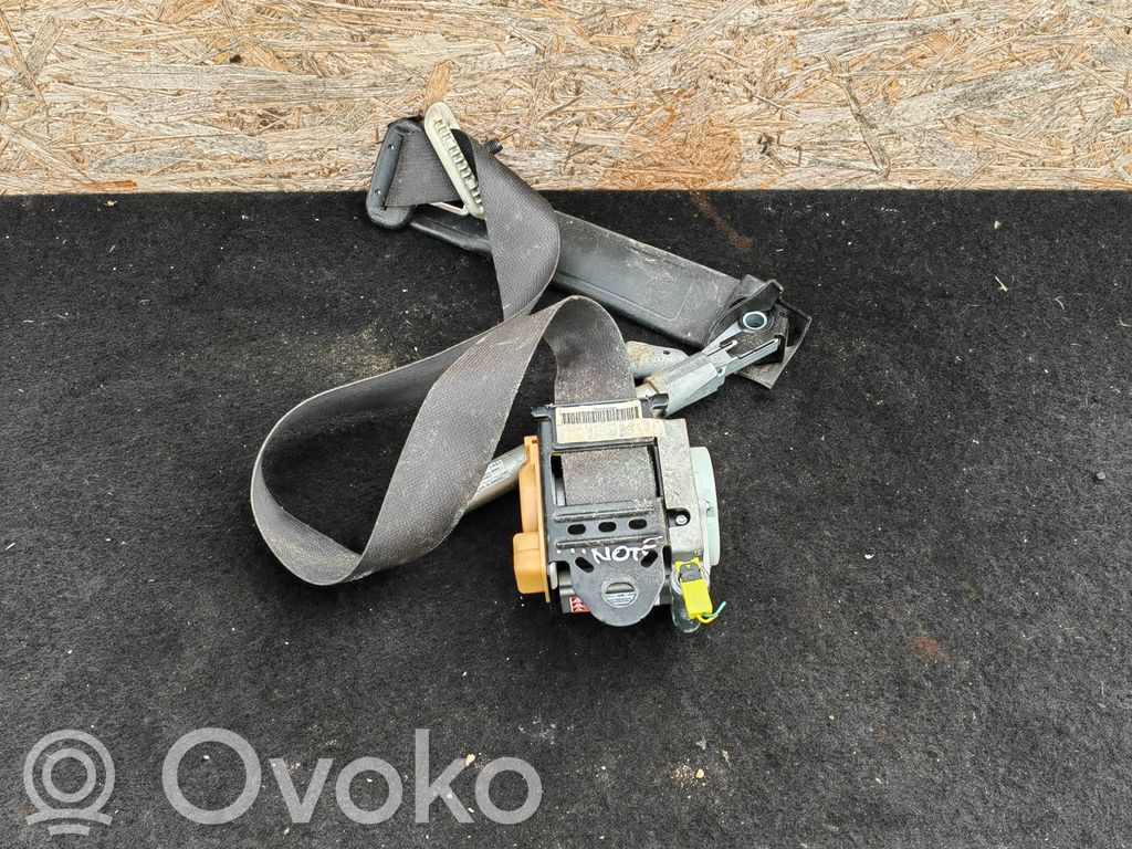 Cinturón delantero   86884BH05A