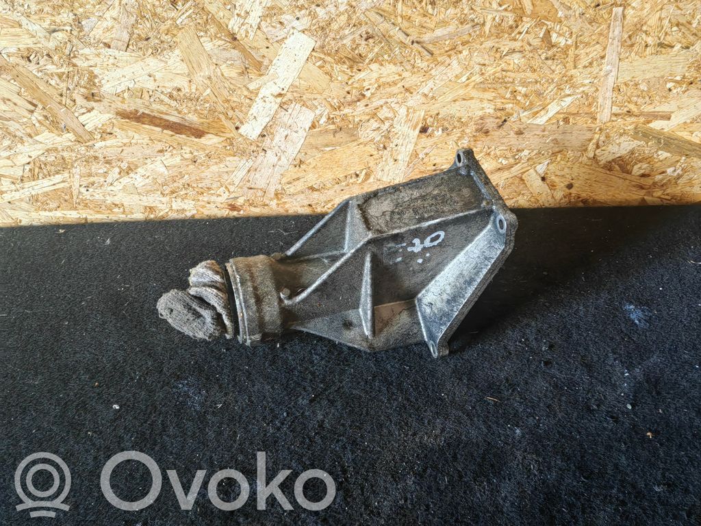 BMW X5 E70 Wspornik / Mocowanie łożyska podpory wału napędowego 