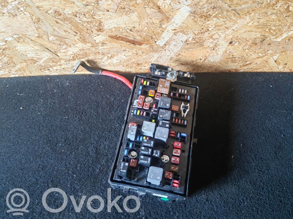 Opel Insignia A Fuse module 