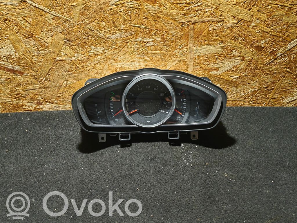 Volvo V40 Speedometer (instrument cluster) 