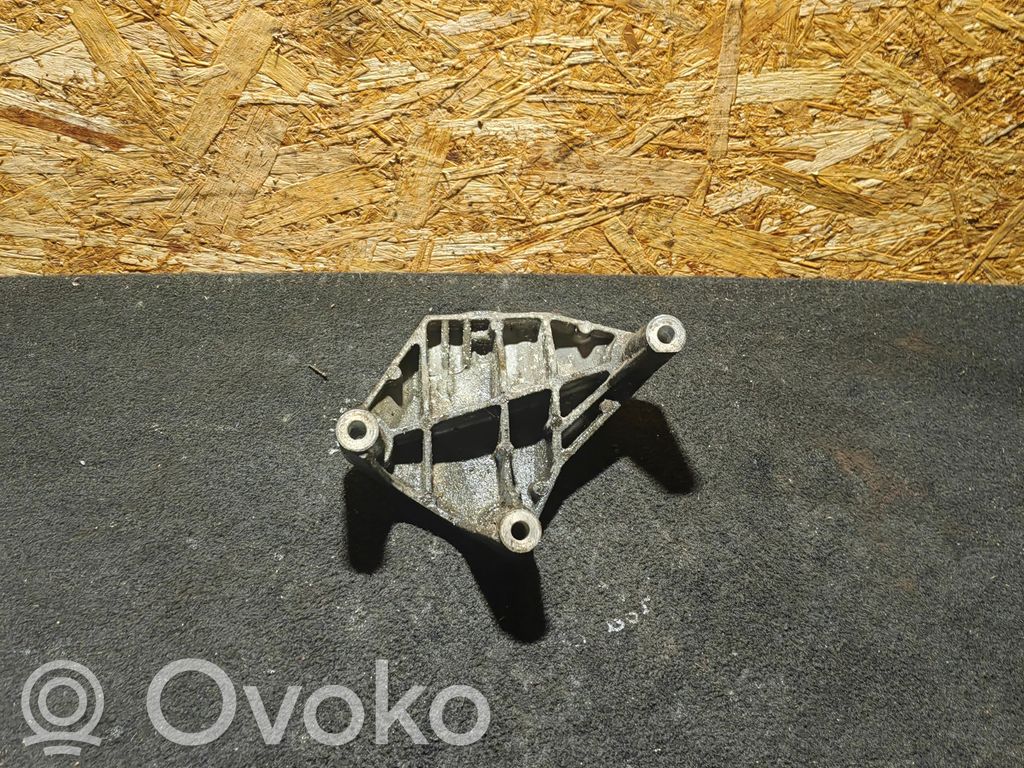 Opel Astra H Engine mounting bracket 