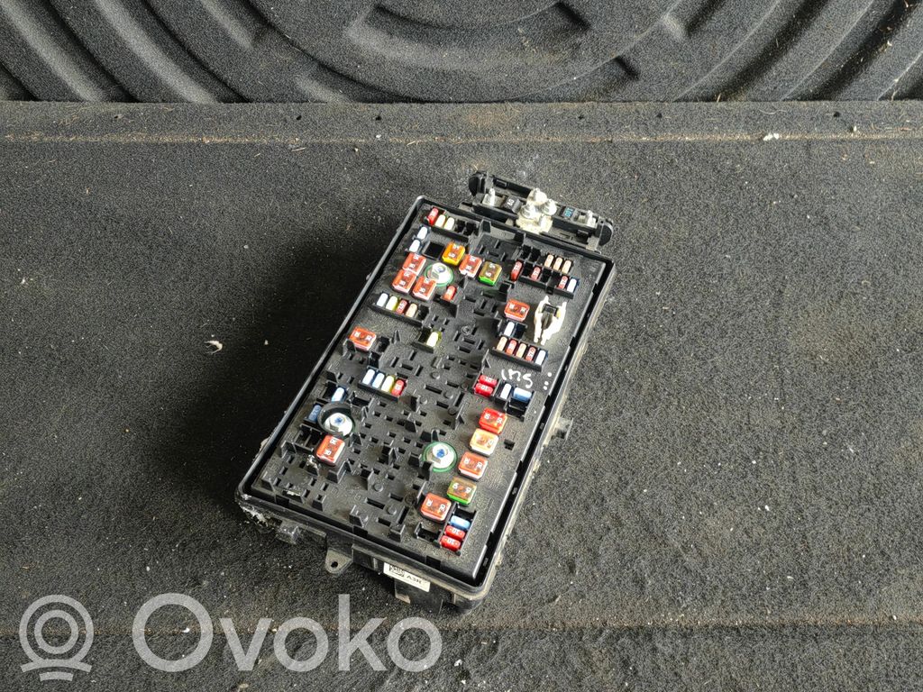 Opel Insignia A Fuse module 