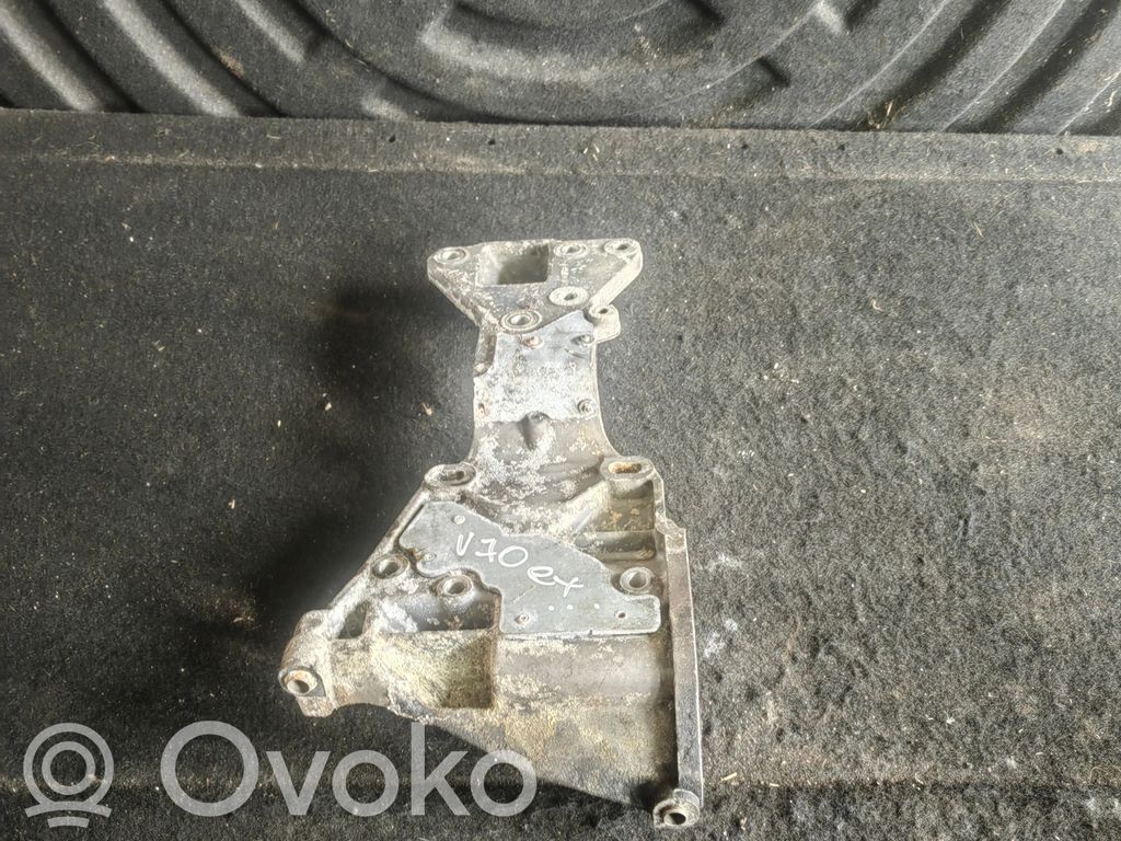 Volvo V70 Soporte del alternador 