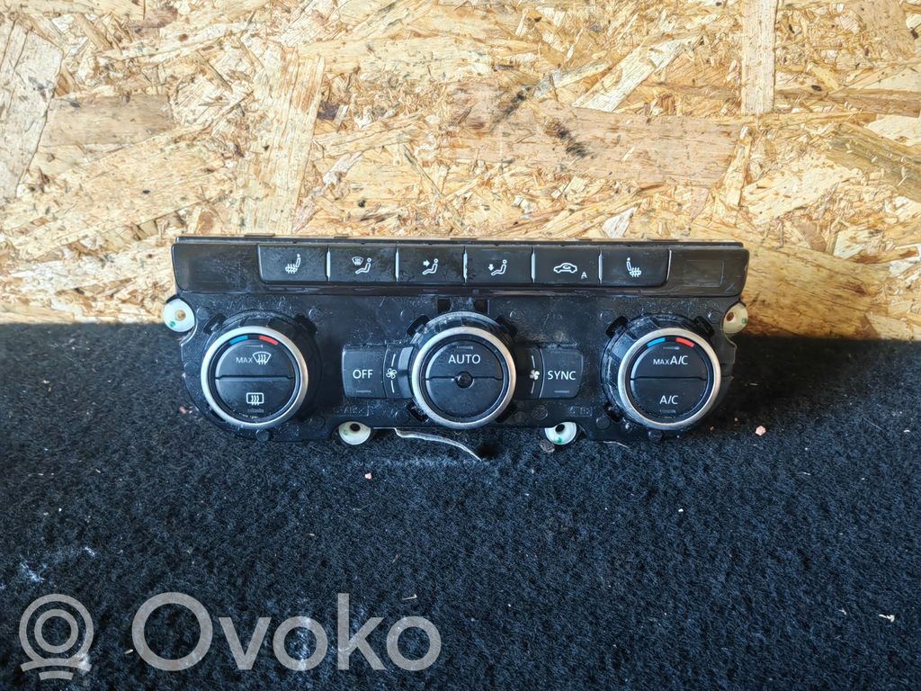 Volkswagen PASSAT CC Climate control unit 