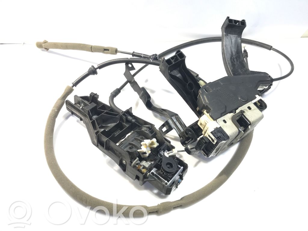 Chrysler Pacifica Front door lock 