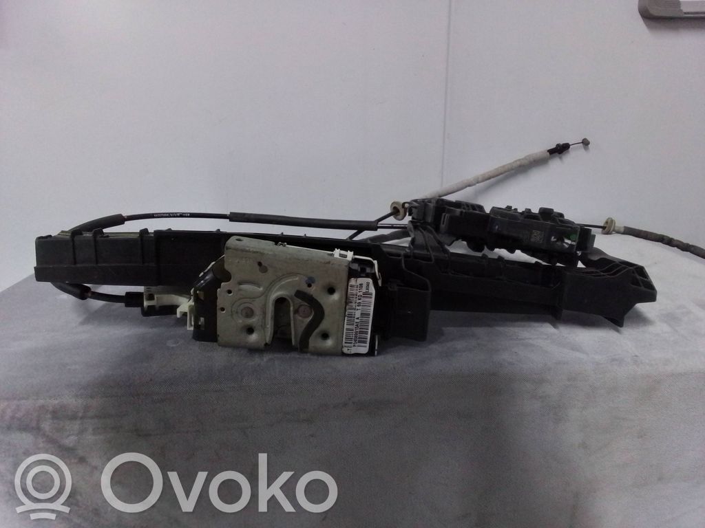 Jeep Grand Cherokee Aizmugurē slēdzene 