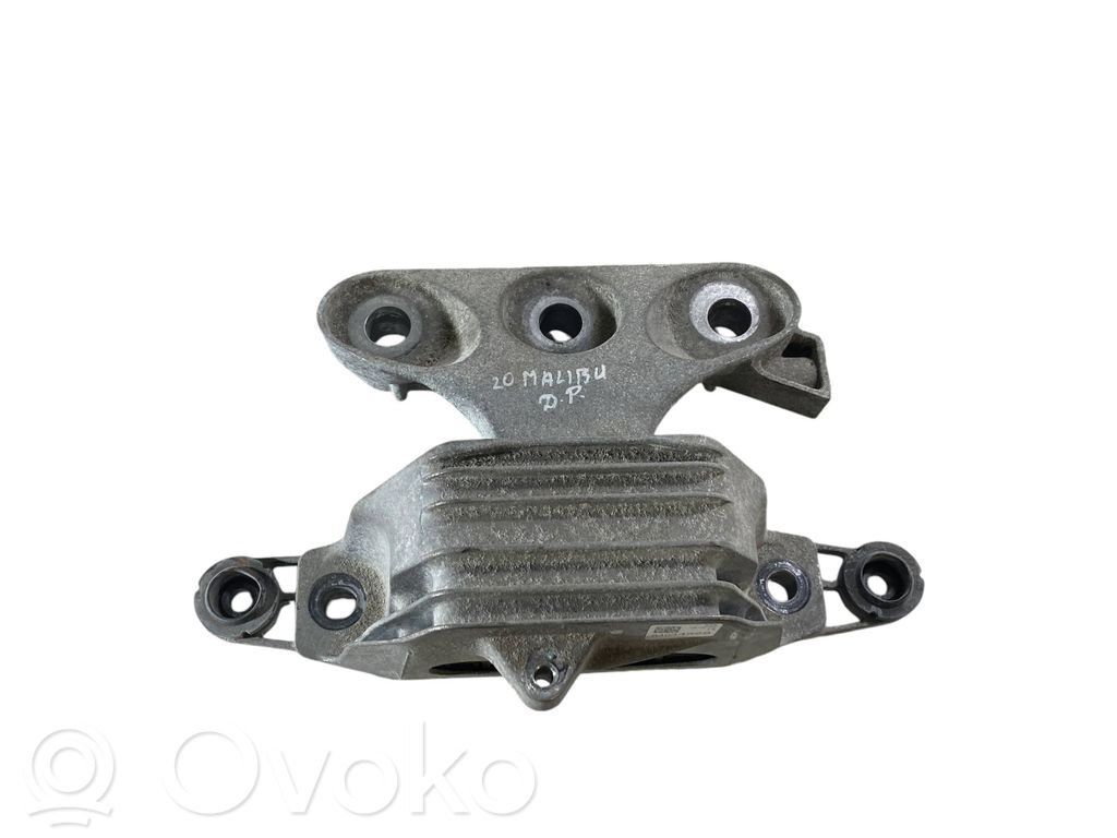 Chevrolet Malibu Engine mount bracket 