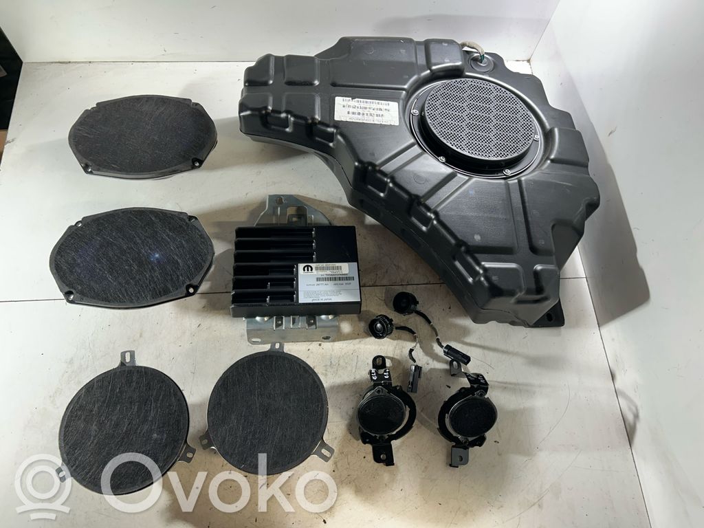 Jeep Grand Cherokee Garso sistemos komplektas 