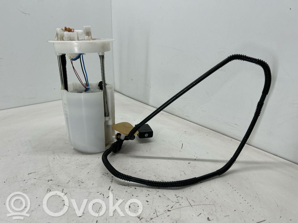 Subaru Forester SK Bomba interna de combustible 