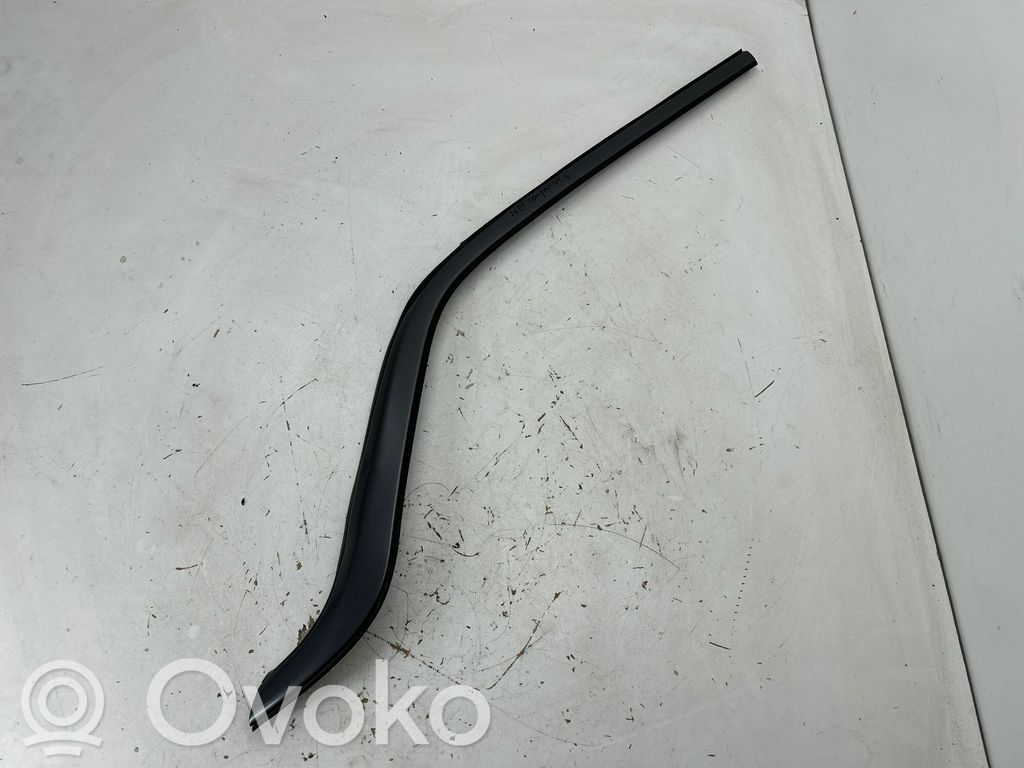 Listwa szyby tylnej   5UP39SZZAC,5XQ43XS9AC,5XQ41DX8AC