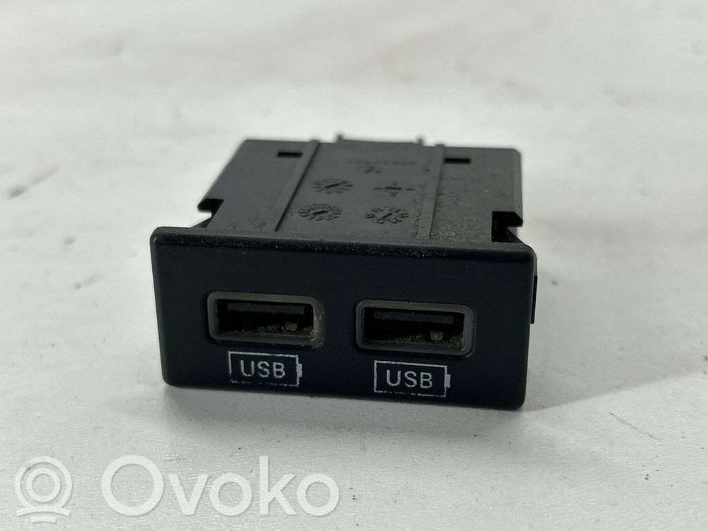Dodge Charger USB socket connector 