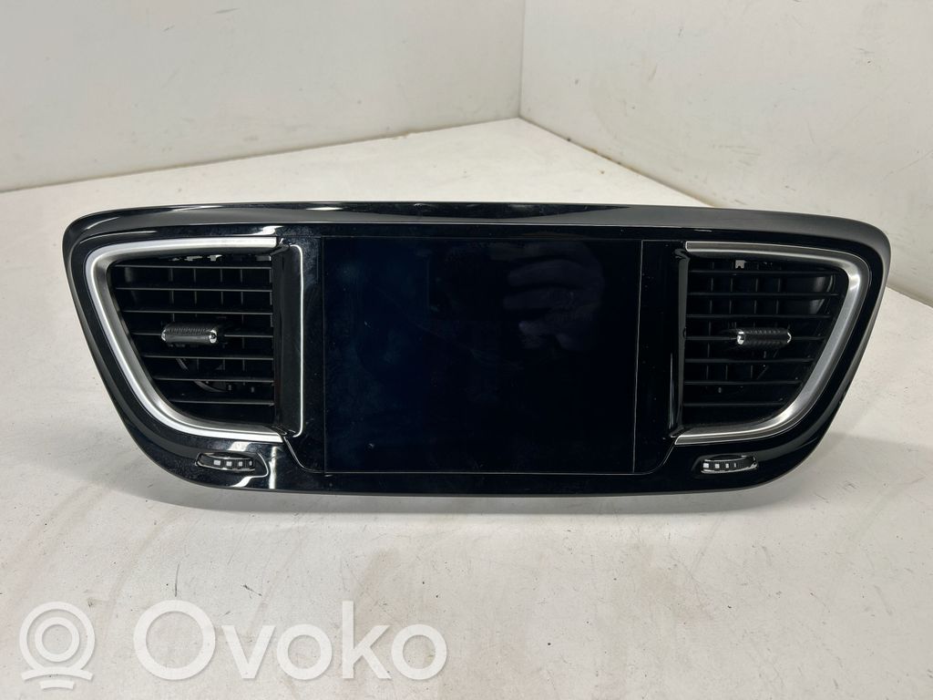 Chrysler Pacifica Screen/display/small screen 