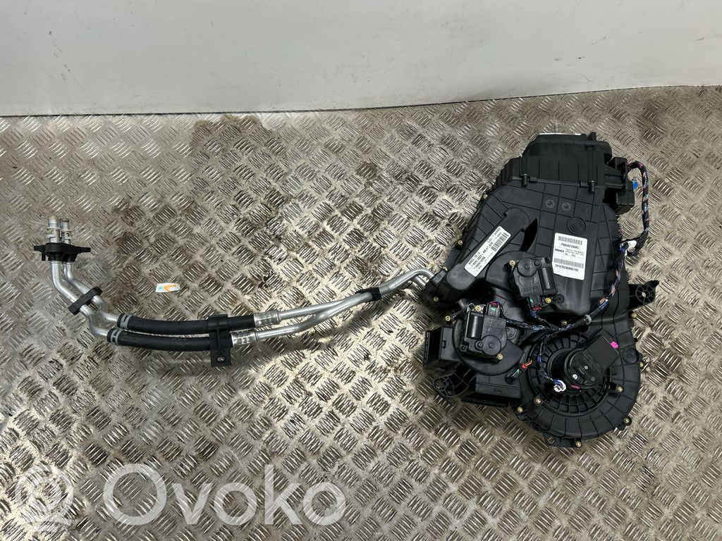 Chrysler Pacifica Sisälämmityksen ilmastoinnin korin kokoonpano 