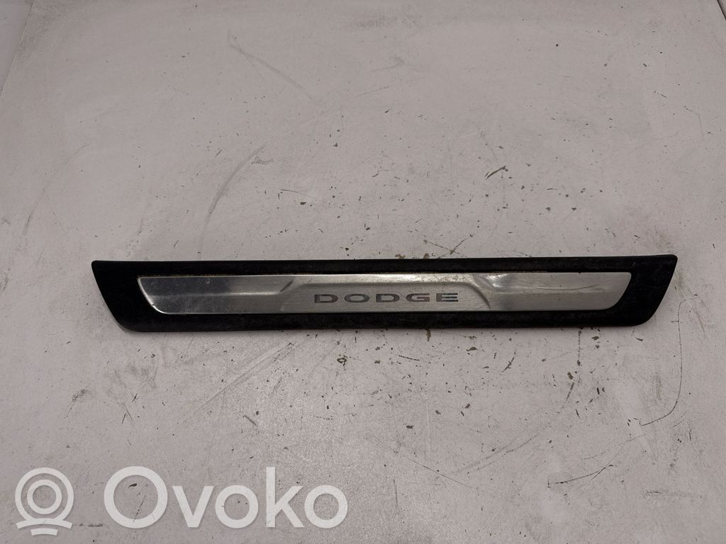 Dodge Durango Listwa progowa przednia 