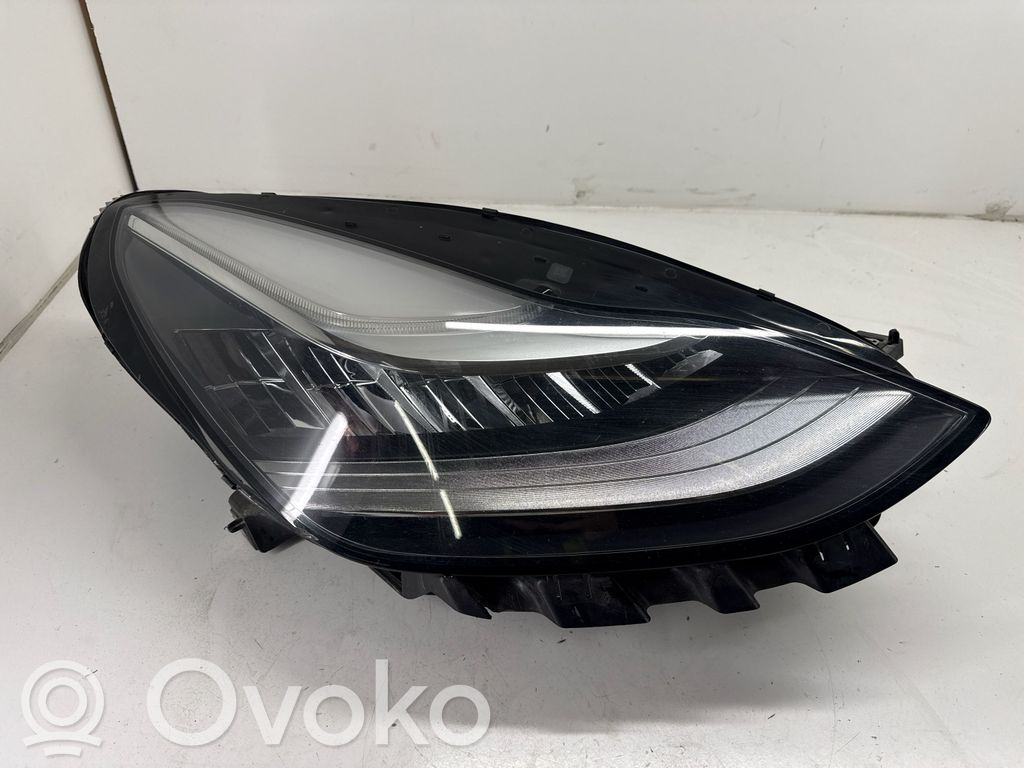 Tesla Model 3 Scheinwerfer 