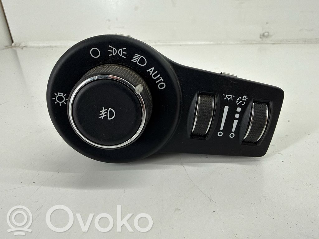 Chrysler Pacifica Light switch 