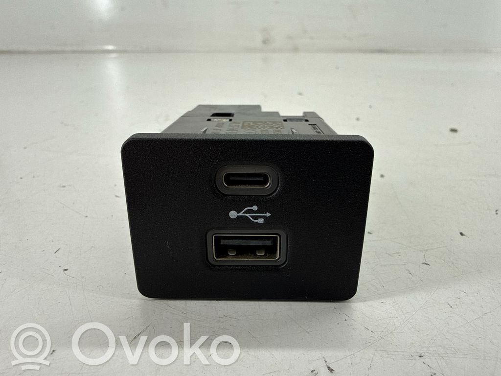 Ford Bronco USB-pistokeliitin 