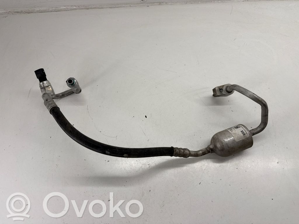 Tesla Model X Ilmastointilaitteen putki (A/C) 