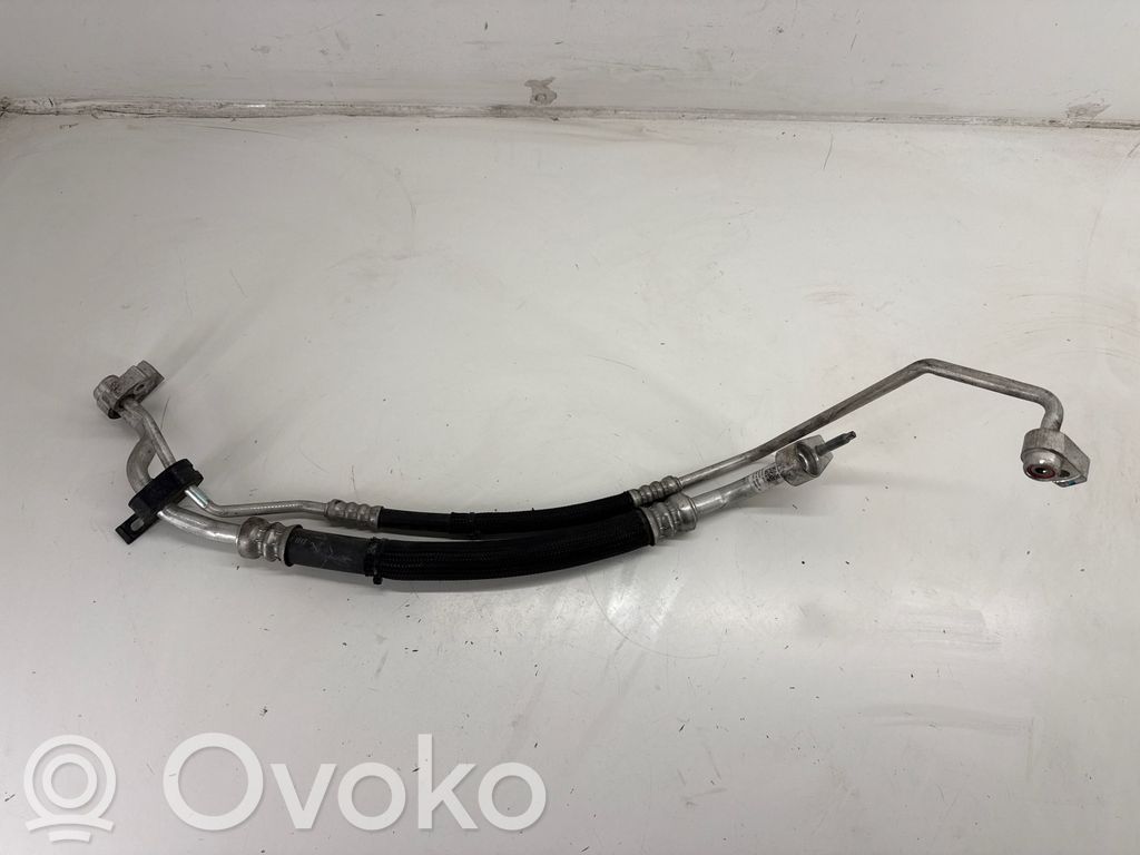 Ilmastointilaitteen putki (A/C)   103733400F
