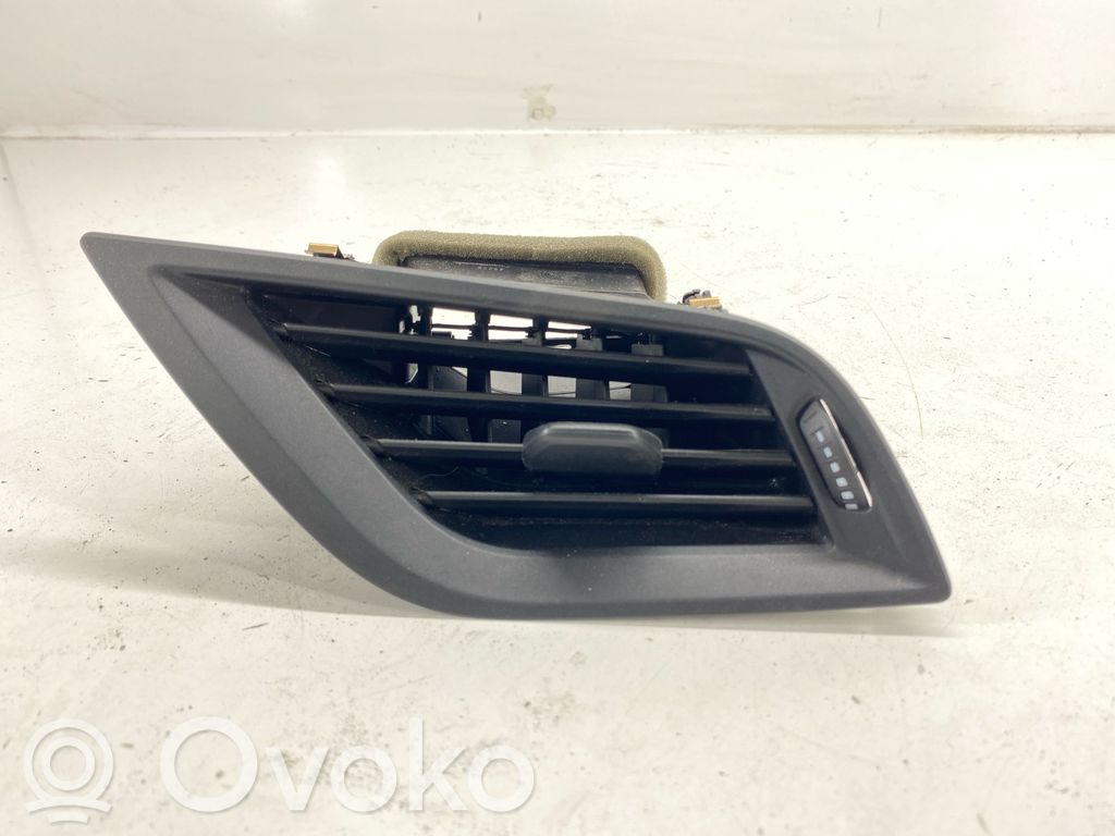 BMW 2 F44 Moldura protectora de la rejilla de ventilación lateral del panel 