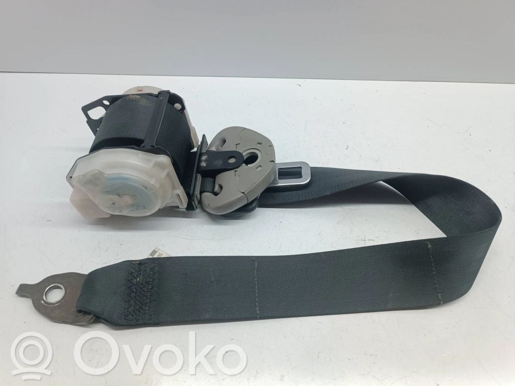 Mitsubishi Grandis Pas bezpieczeństwa trzeciego rzędu 