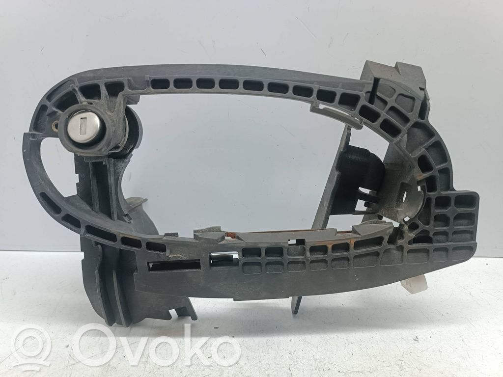 BMW 7 E65 E66 Etuoven ulkokahvan kehys 