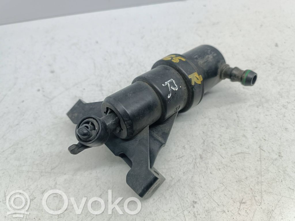 BMW 7 E65 E66 Headlight washer spray nozzle 