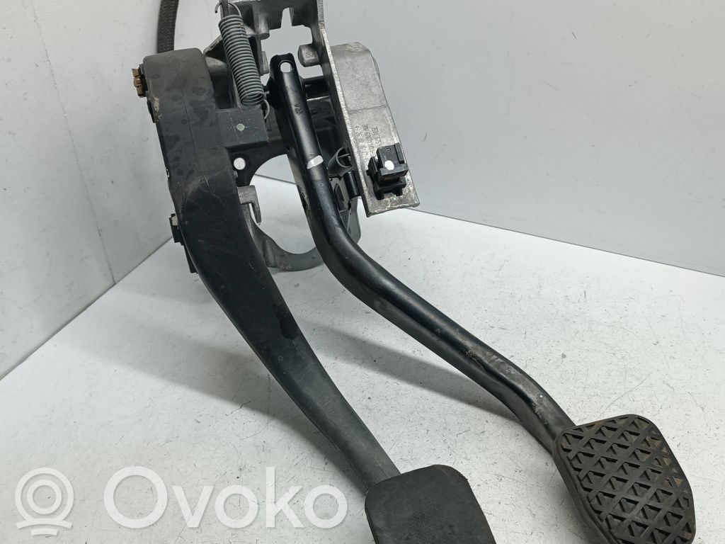 Assemblage pédale   6751665,6761310,35316761310,35006751665