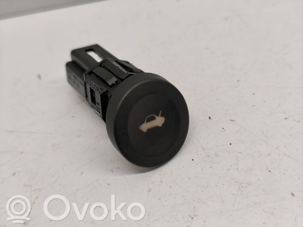 Ford Fiesta Tailgate opening switch 
