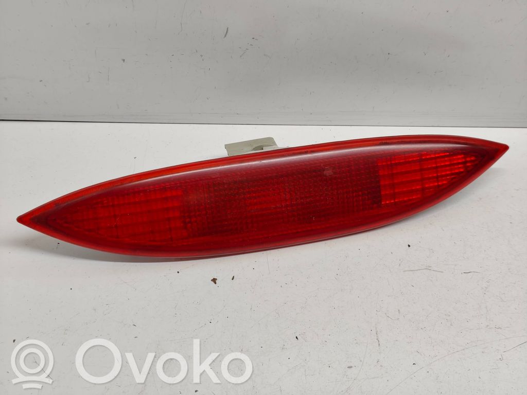 Luz de freno adicional/tercera   D013