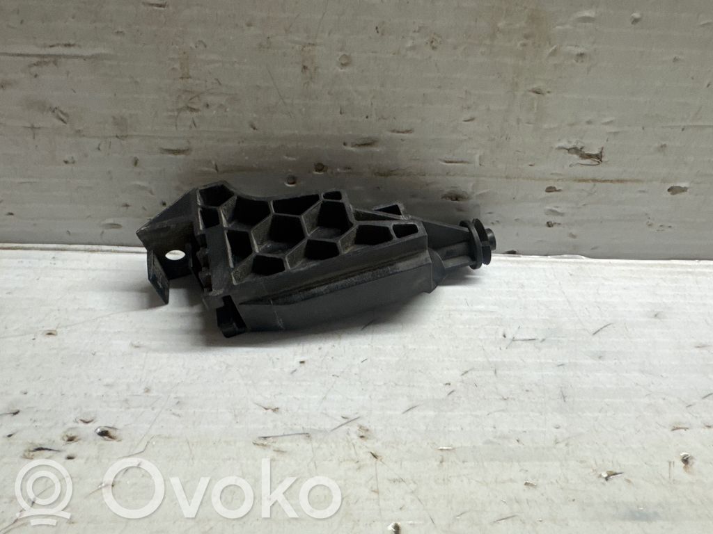 Volvo XC40 Uchwyt / Mocowanie chłodnicy 