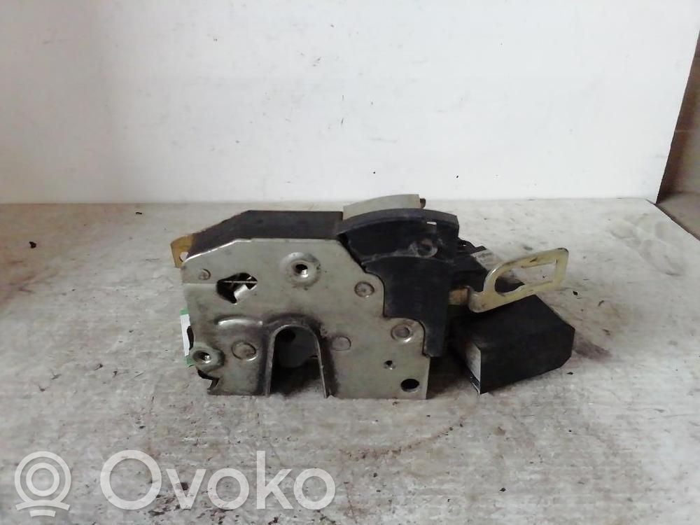 BMW 3 E36 Priekinė durų spyna 