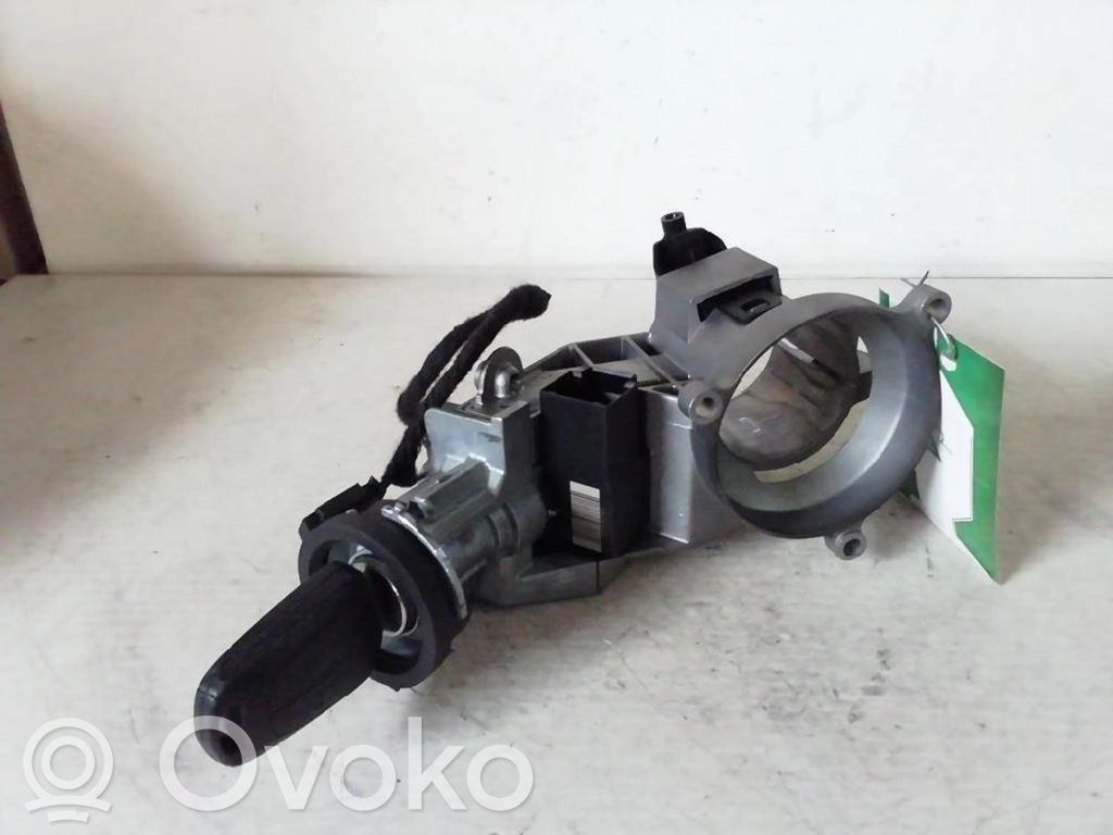 Ohjauspyörän lukitus   95519677