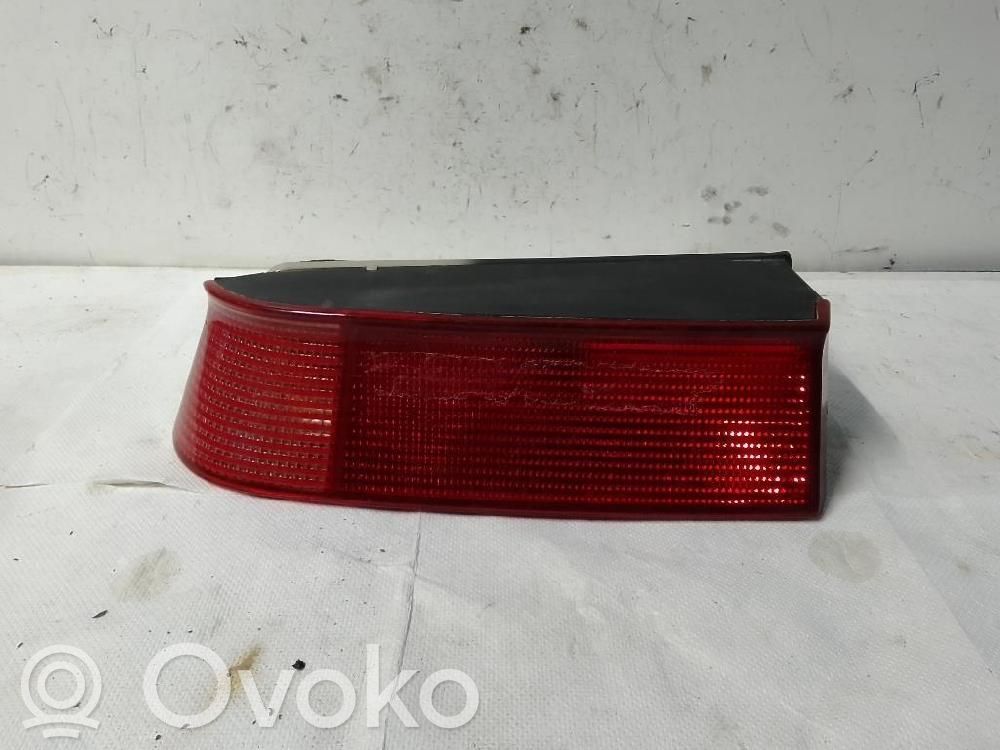 Alfa Romeo 164 Aizmugurējais lukturis virsbūvē 