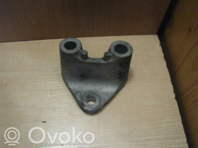 Mazda 6 Engine mounting bracket 