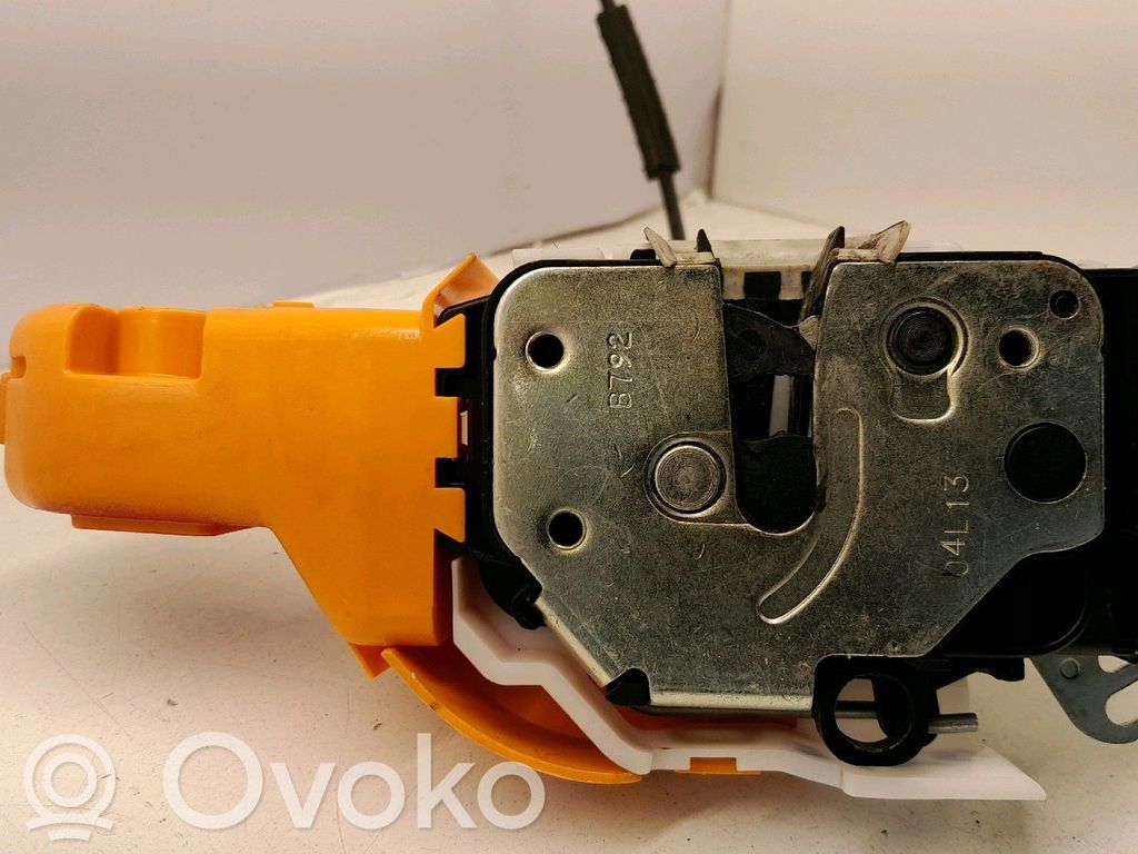 Ford Ka Priekšpusē slēdzene 