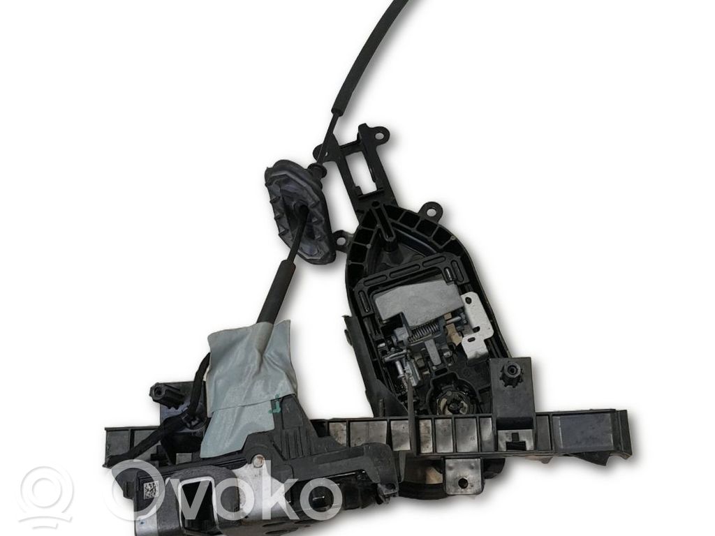 Ford Focus Priekšpusē slēdzene 