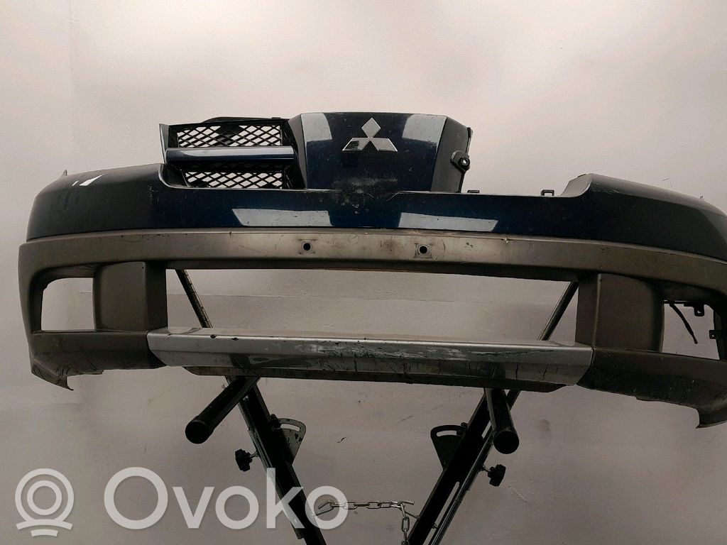 Mitsubishi Outlander Zderzak przedni 