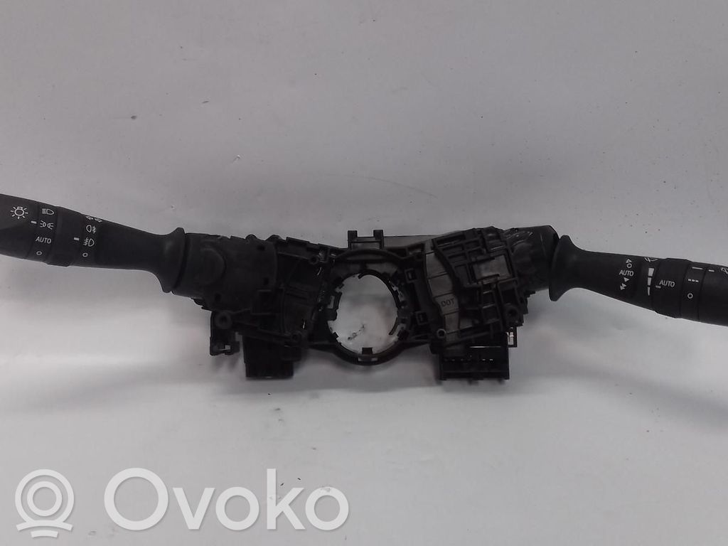 Interrupteur / bouton multifonctionnel   17F852