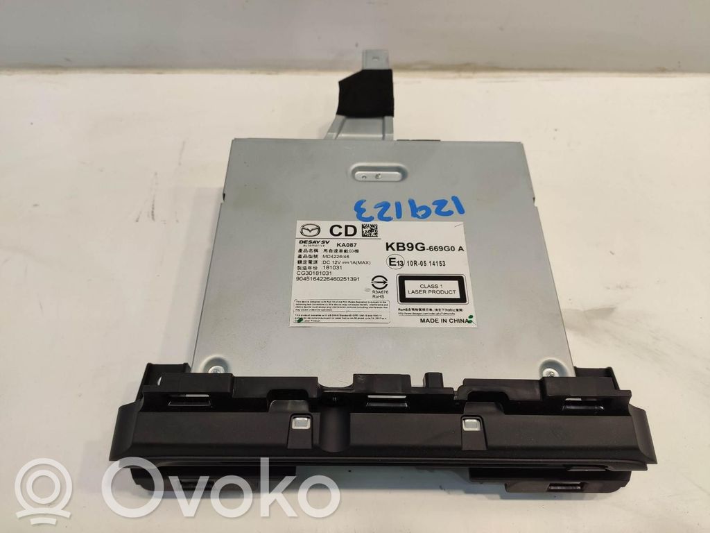 Panel / Radioodtwarzacz CD/DVD/GPS   K123611J0A