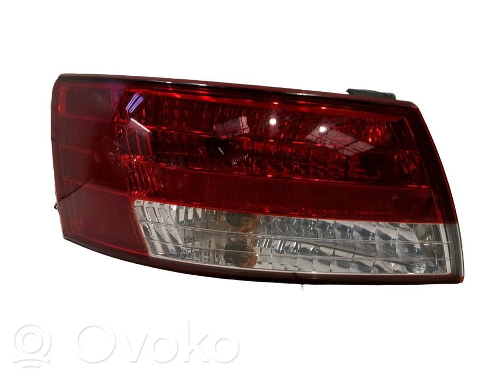 Hyundai Sonata Lampă spate în caroserie