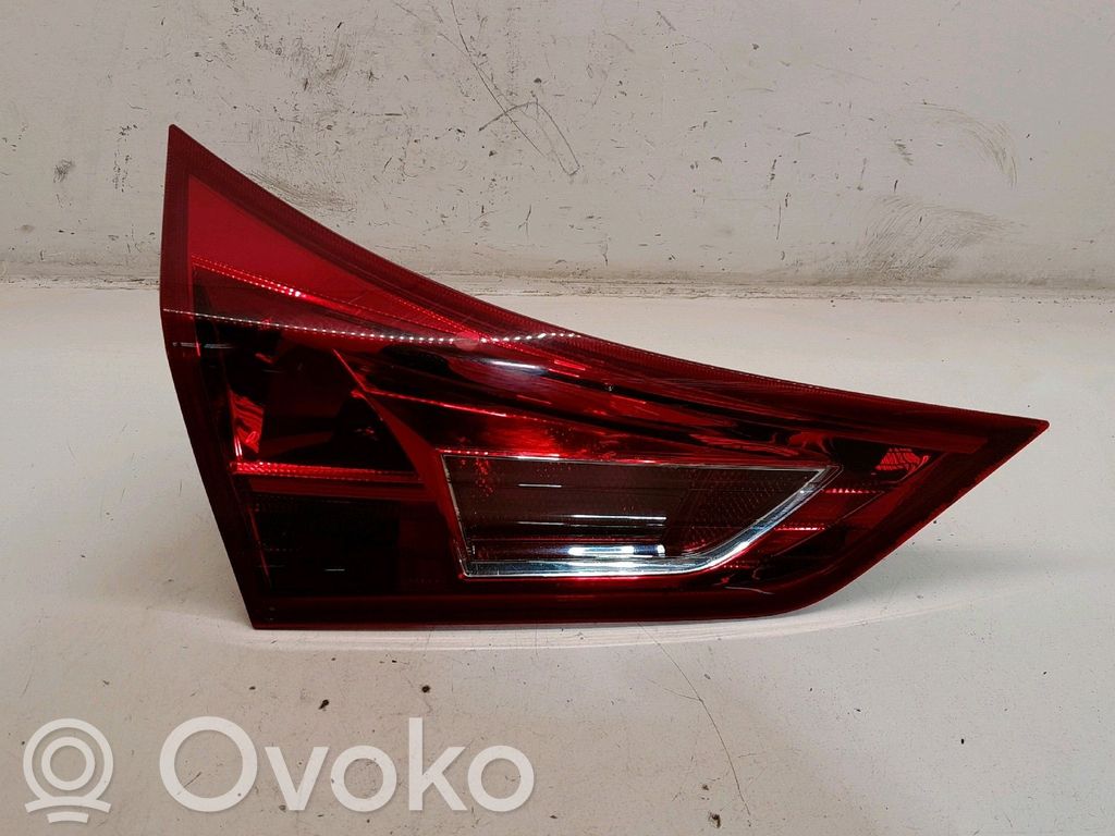 Toyota Auris E180 Luci posteriori