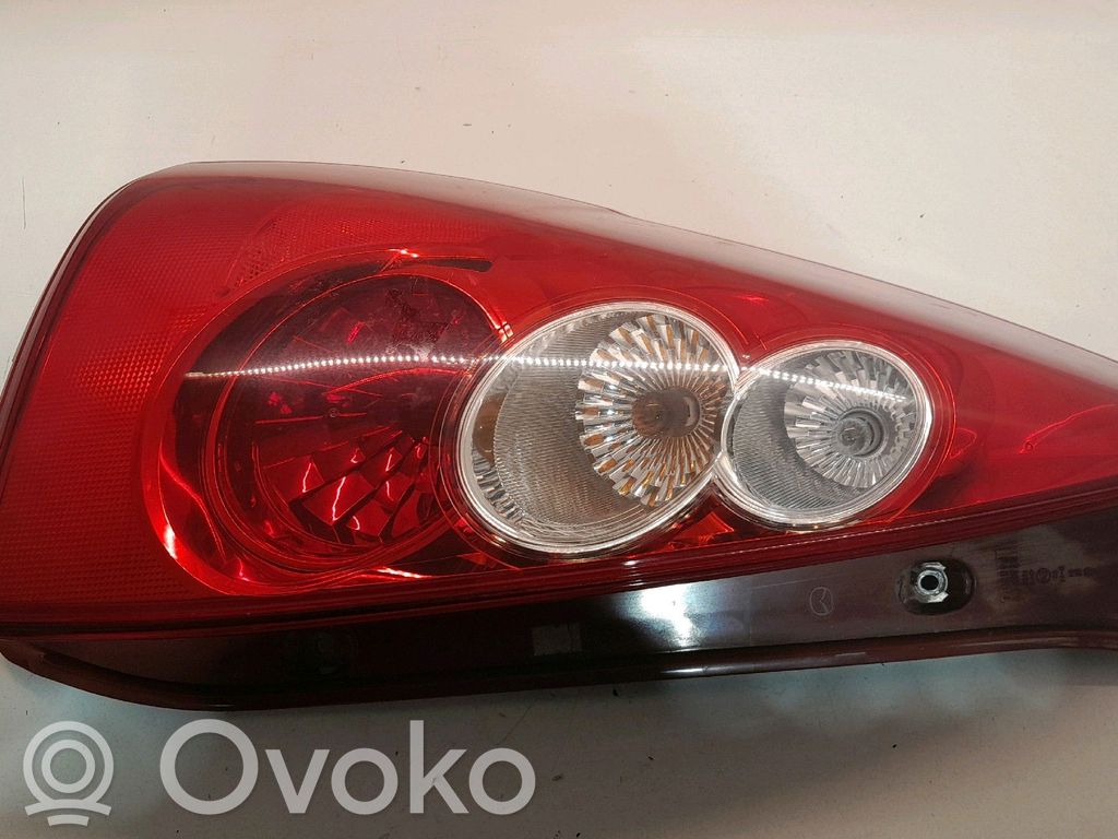 Mazda 5 Feux arrière / postérieurs 