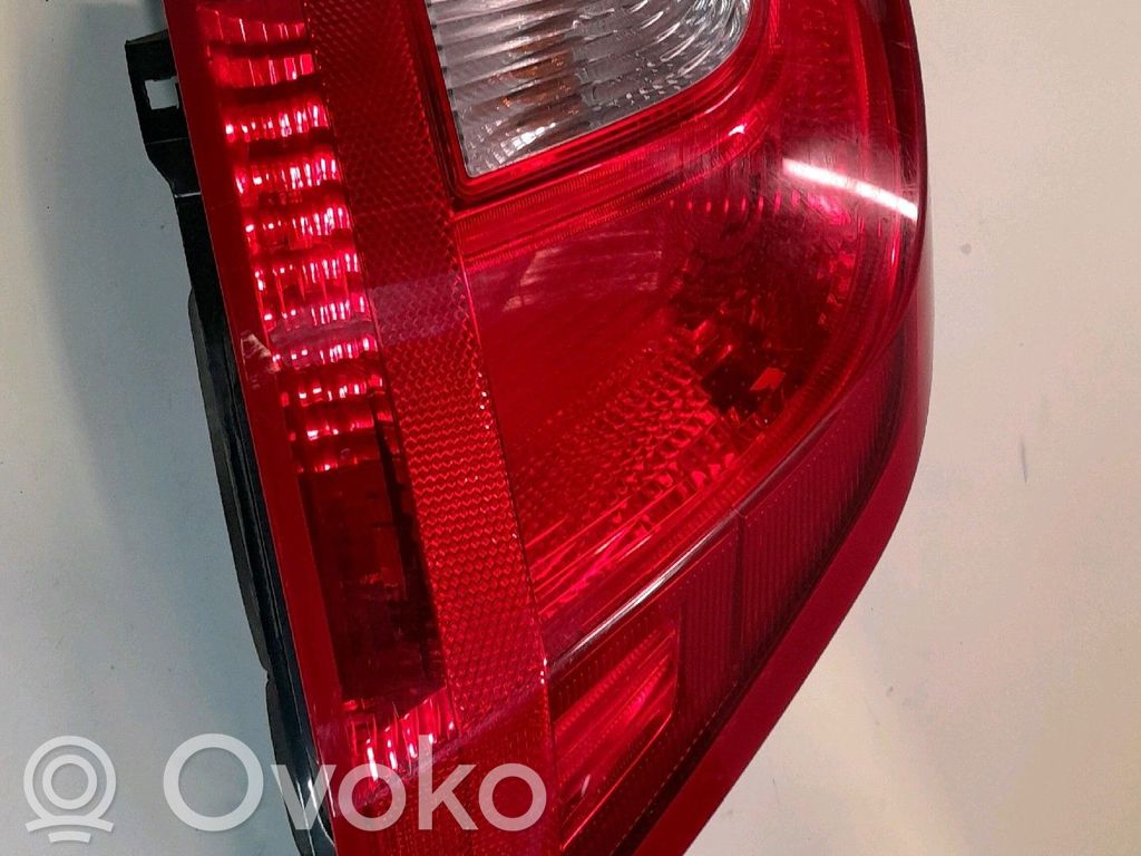 KIA Carens IV Luci posteriori