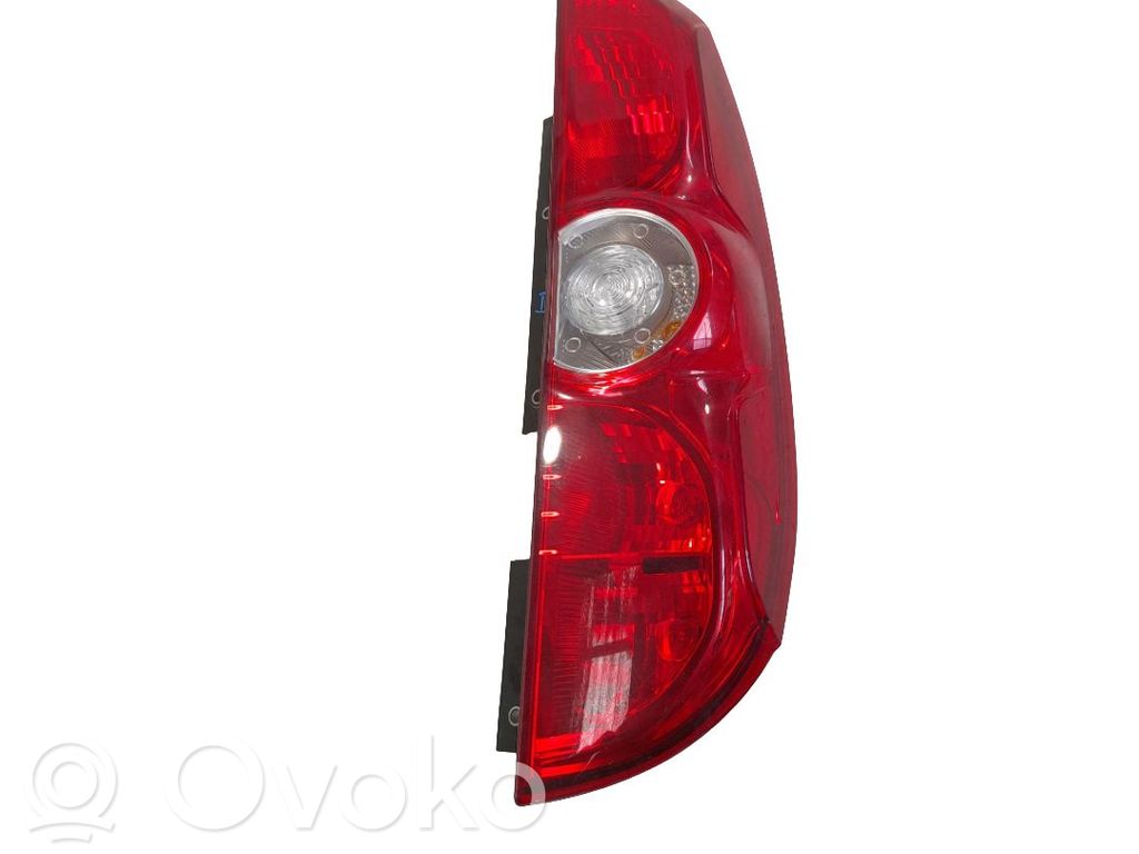 Fiat Doblo Feux arrière / postérieurs