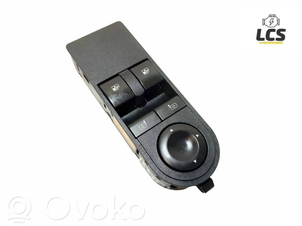 Opel Astra H Electric window control switch 