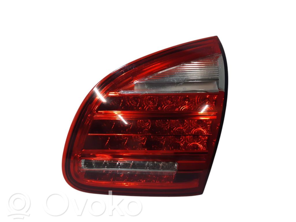 Porsche Cayenne (92A) Lampy tylnej klapy bagażnika 