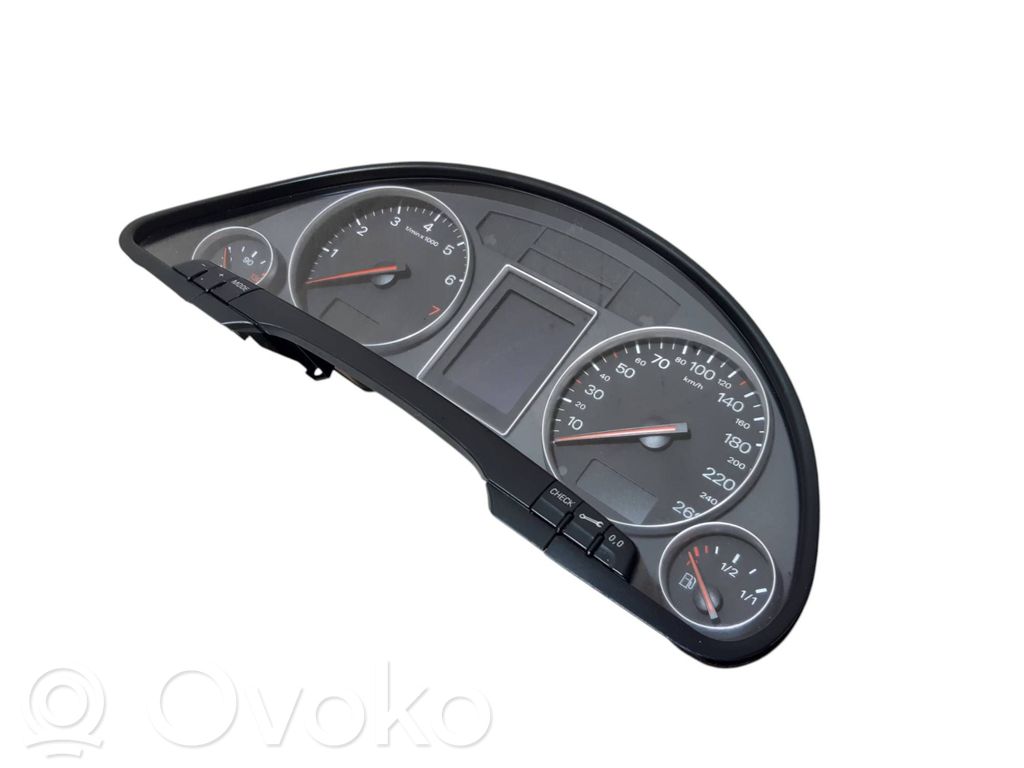 Audi A4 S4 B6 8E 8H Licznik / Prędkościomierz 